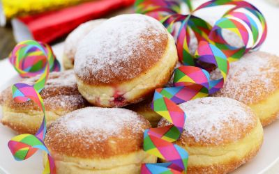 Faschingskost und Gesundheit: Wie bedenklich sind Kreppel, Krapfen, Berliner und Fasnetsküchle? (Foto: AdobeStock - photocrew 101920887)