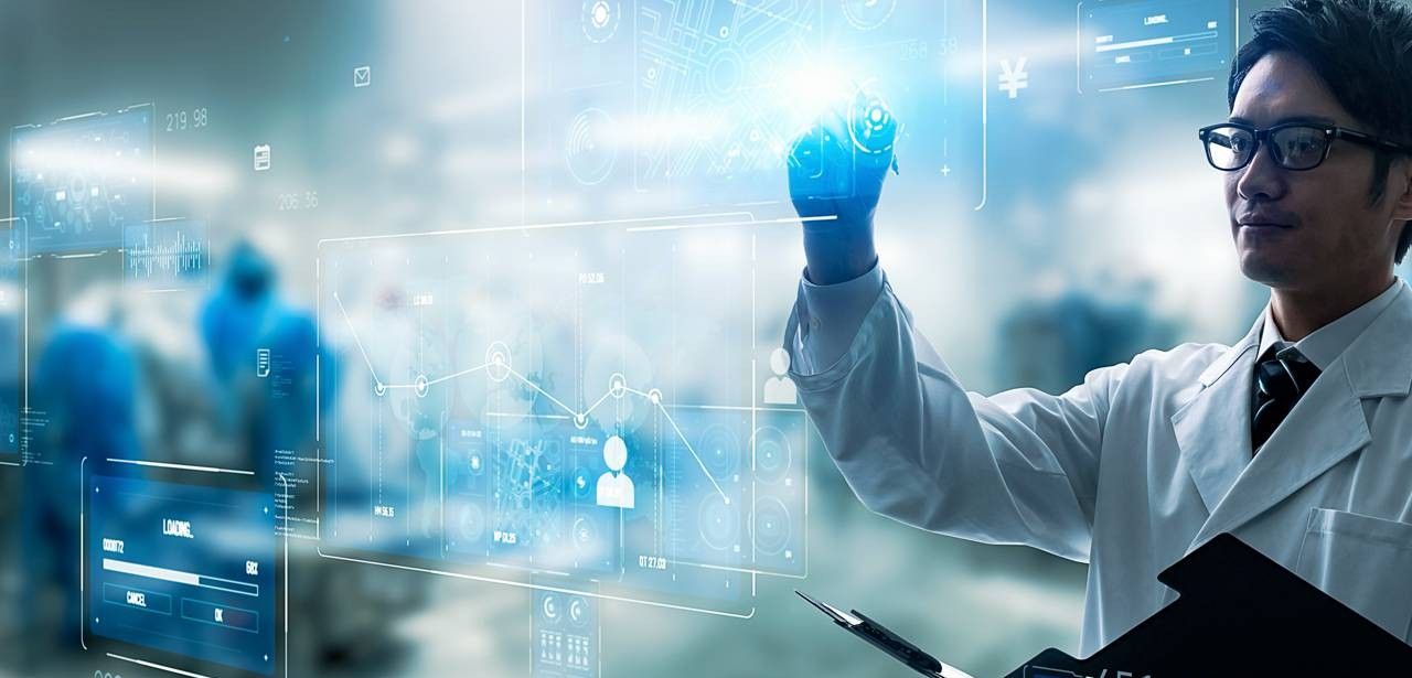 Einblick in die Arbeit der Biotech-Unternehmen im MABP (Foto: AdobeStock 643488566 metamorworks)