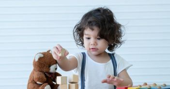 Gebrauchtes Spielzeug: Nachhaltig, aber auf Schadstoffe (Foto: VZ NRW/adpic)