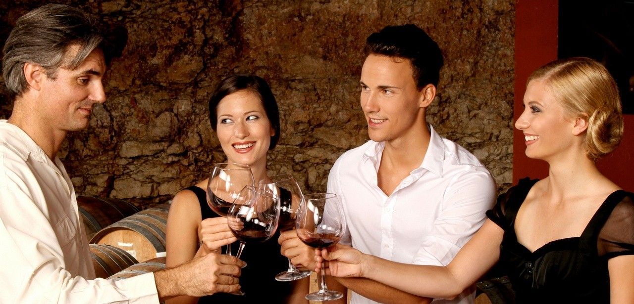 Eine systematische Weinprobe: Tipps für den Vergleich (Foto: AdobeStock - W. Heiber Fotostudio 41503070)